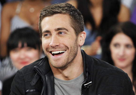 Jake'as Gyllenhaalas bando įsiteikti Taylor Swift