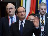 Francois Hollande'as patyrė skaudų politinį smūgį, teismui atmetus turtuolių apmokestinimo įstatymą